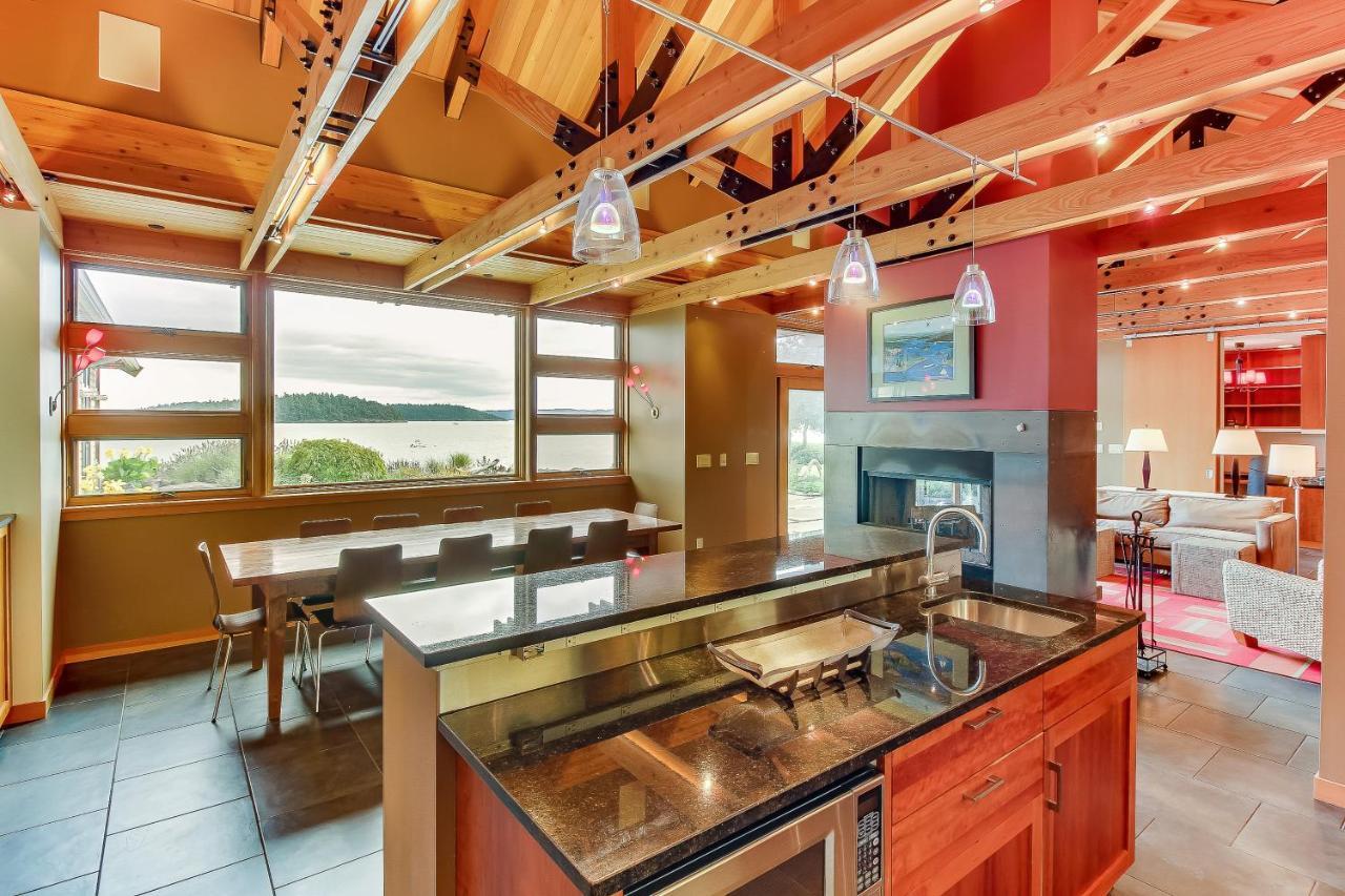 Fidalgo Island Waterfront Stunner Villa Анакортес Екстериор снимка